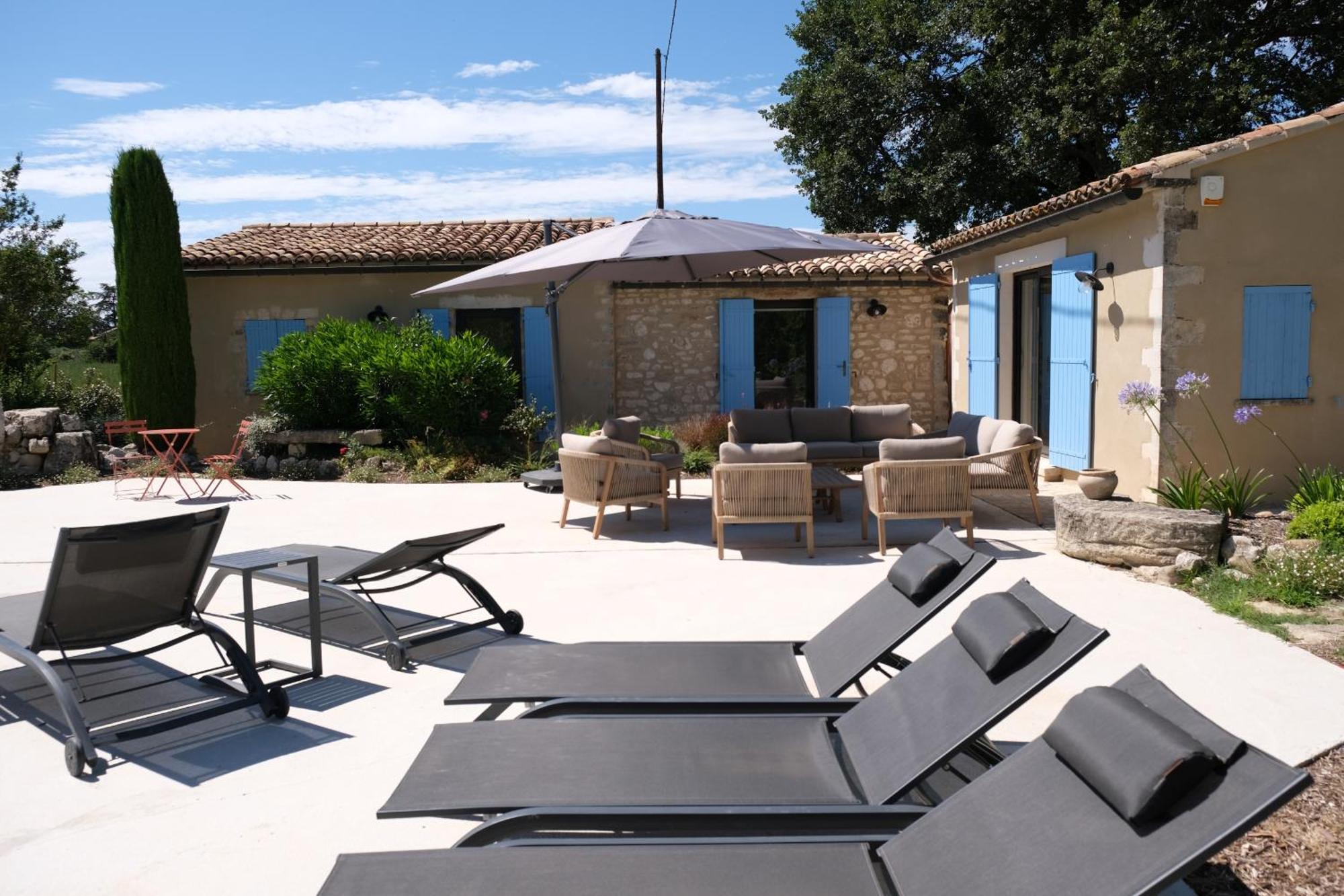 Provencal House With Heated Pool, View Of The Luberon In Robion - Accommodates 12 People. Exterior photo