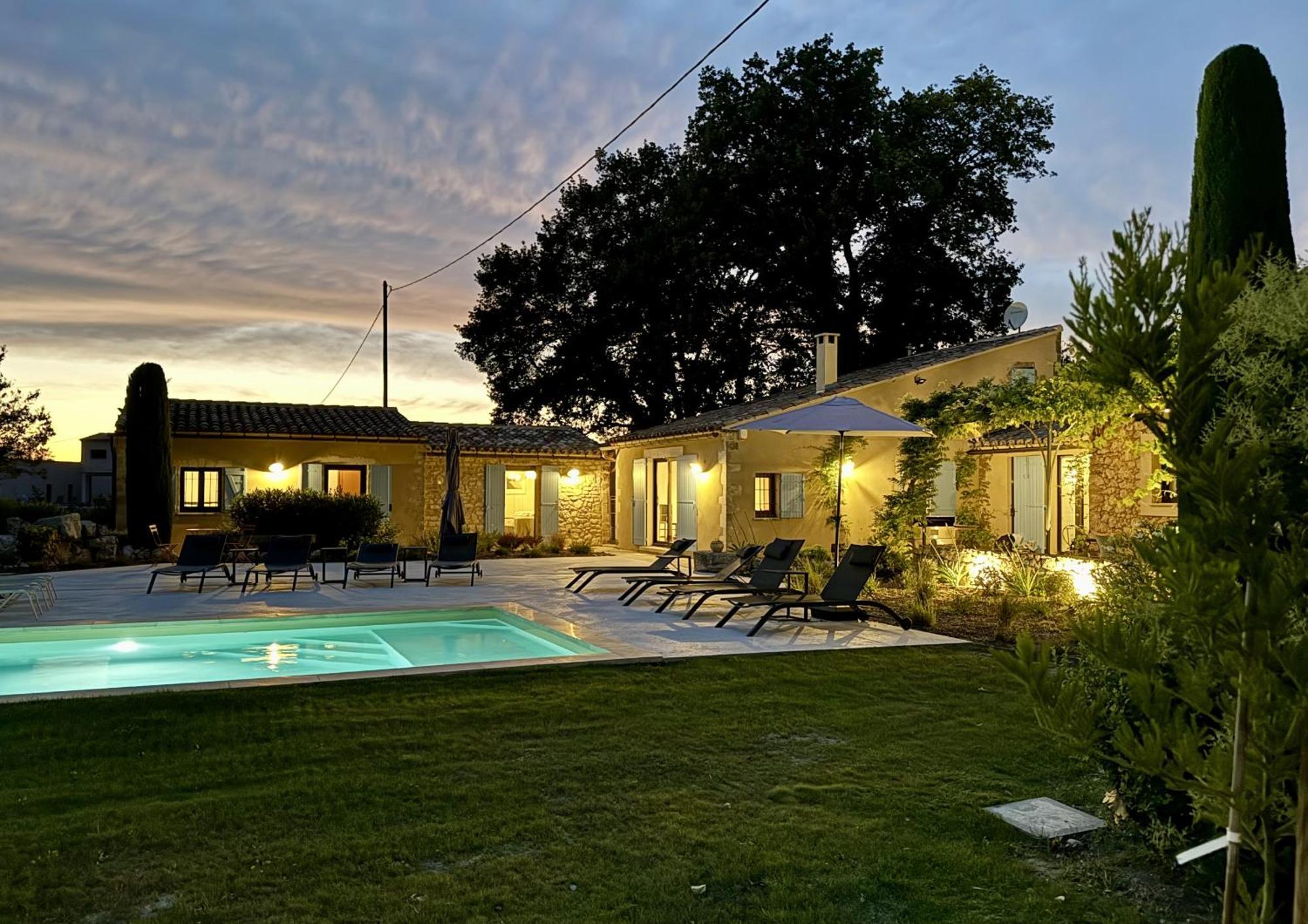 Provencal House With Heated Pool, View Of The Luberon In Robion - Accommodates 12 People. Exterior photo