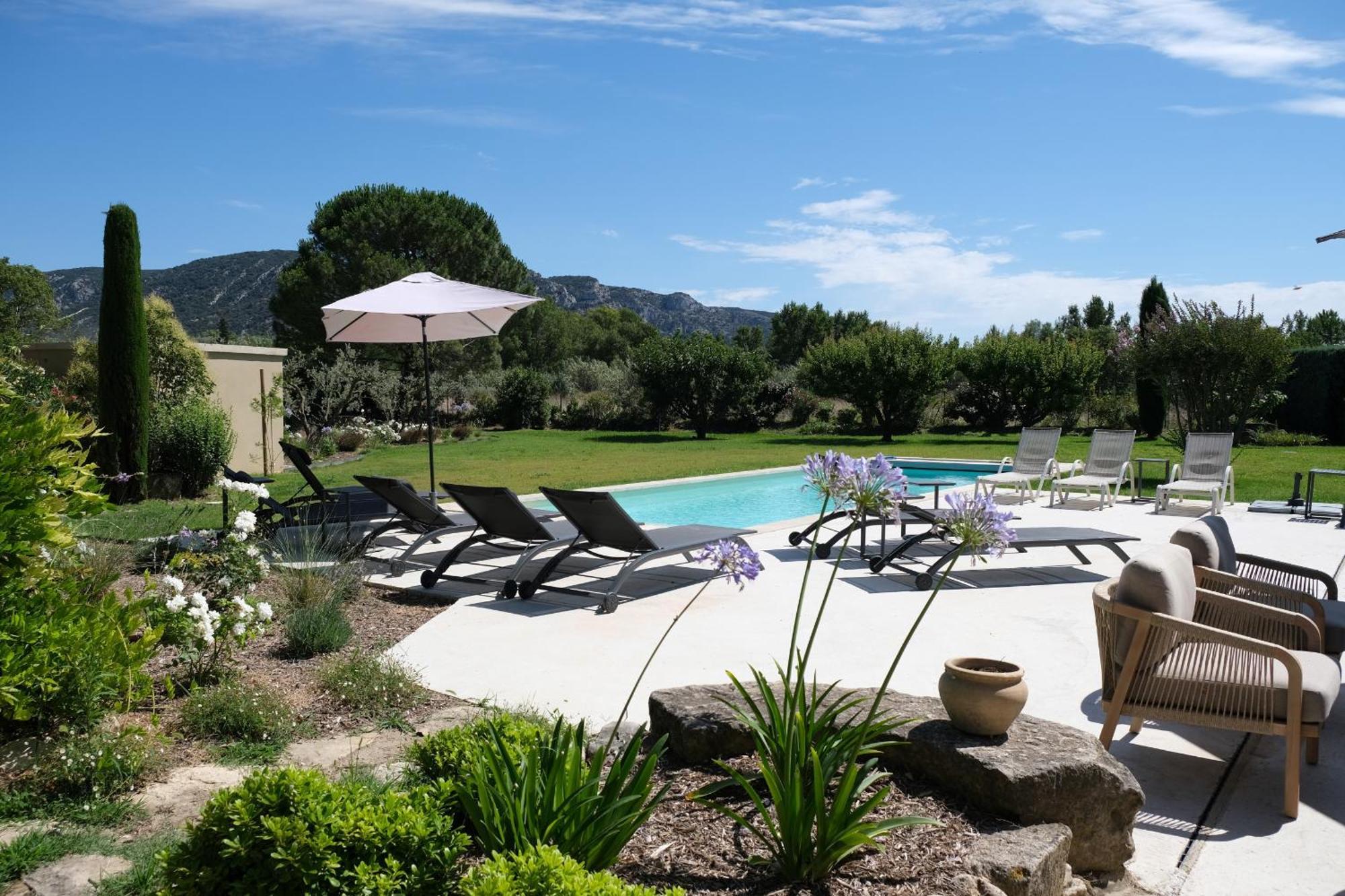 Provencal House With Heated Pool, View Of The Luberon In Robion - Accommodates 12 People. Exterior photo
